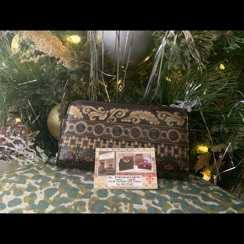 Unique wallet purchased in Florence! Almost new!